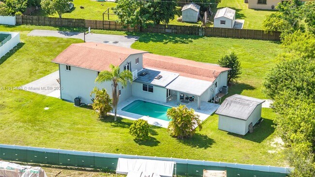 Foto del edificio - 19450 SW 125th Ave