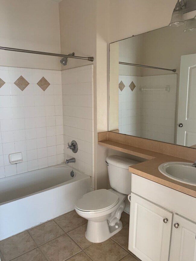 Foto del edificio - 12825 Madison Pointe Cir, Unit 303, Orland...