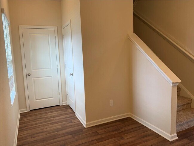 Building Photo - 788 Independence Ave