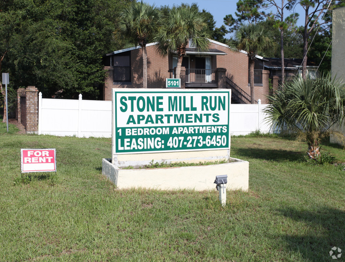 Stone Mill Run - Henley Park Apartments