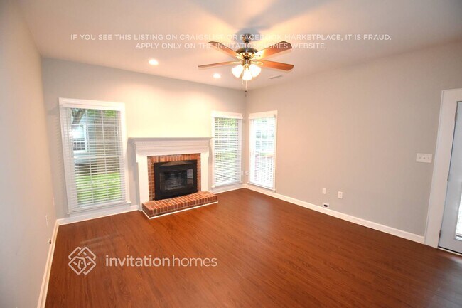 Foto del edificio - 6437 Dawnmist Ln
