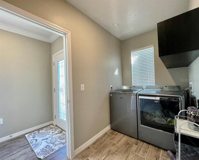 Foto del edificio - 2288 Canyon Breeze Ave