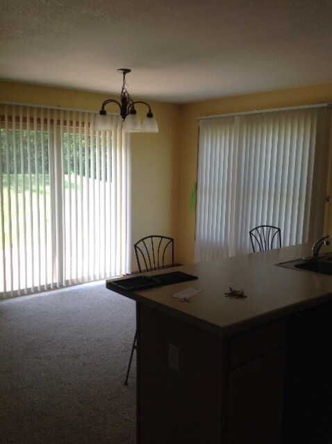 Foto del edificio - 1919 Lakes Edge Ln