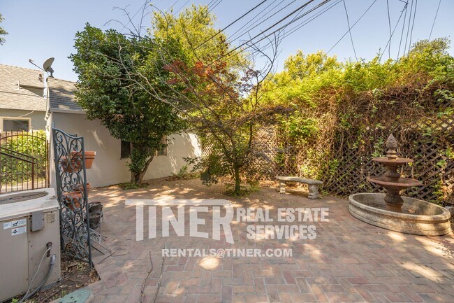 Building Photo - McKinley Park charmer