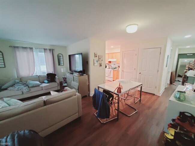 Foto del edificio - 1 br, 1 bath Condo - 35 Clarks Hill Ave