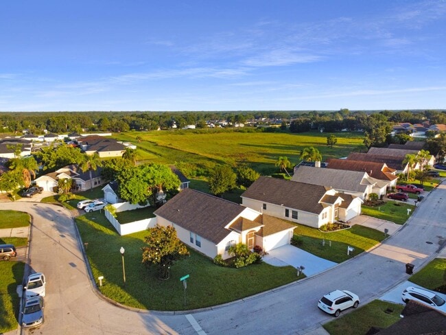 Building Photo - 105 Jessamine Dr