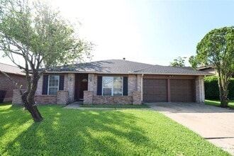 Building Photo - 16423 Quailynn Dr