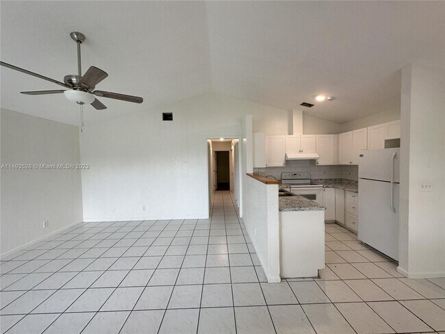Building Photo - 152 Jennings Ave