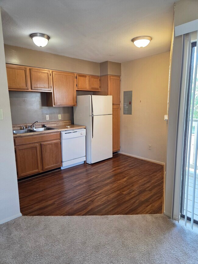 Foto del edificio - River Oaks Apartments