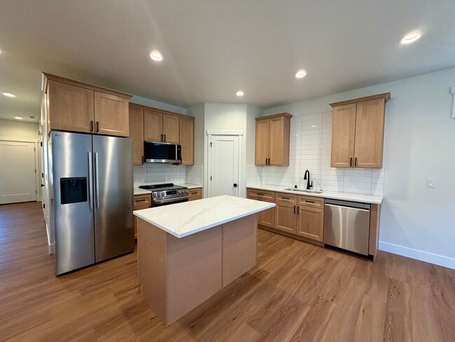 Building Photo - 5857 W 40th Ct