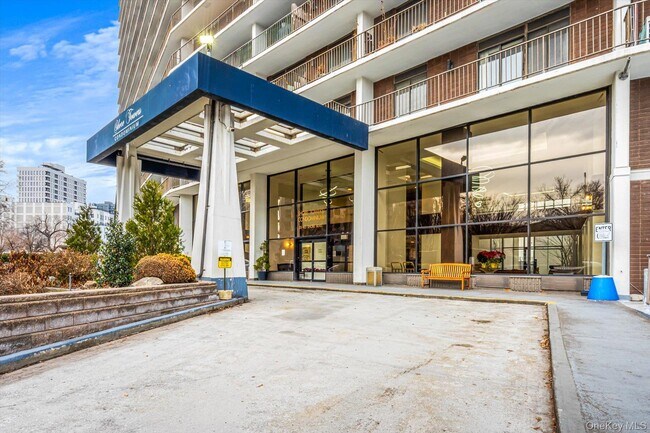 Foto del edificio - 25-40-40 Shore Blvd