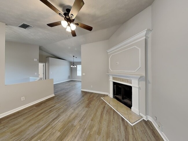 Building Photo - 4145 Riverbank Ct