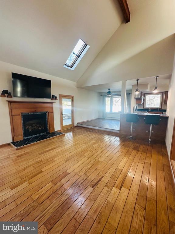 Building Photo - 15 Cherrywood Dr