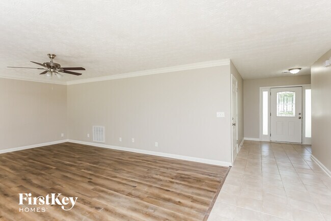 Foto del edificio - 2405 Fosters Mill Ct NW