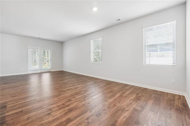 Building Photo - 177 Whitewood Dr