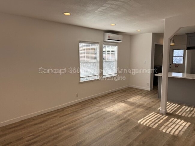 Foto del edificio - 3211 Park Ln