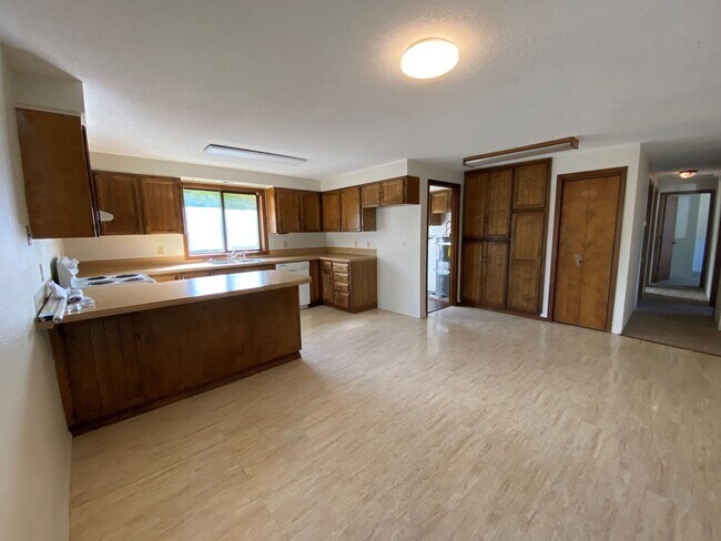 Foto del edificio - ~3 Bedroom 2 Bath House