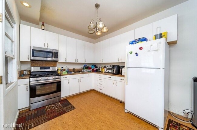 Foto del edificio - 6 br, 2 bath House - 1588 Kinoole St