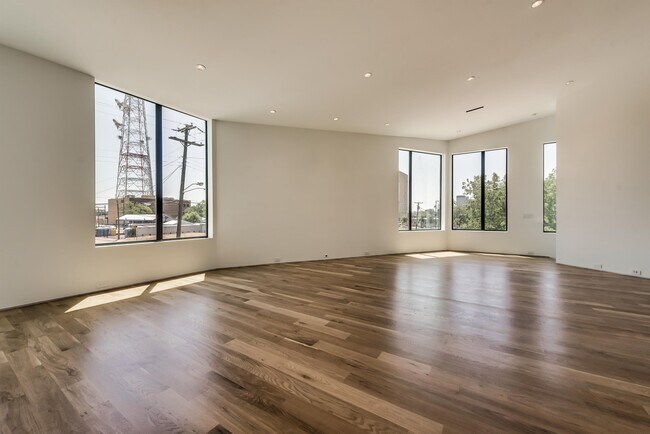 Foto del edificio - 1504 Burlew St