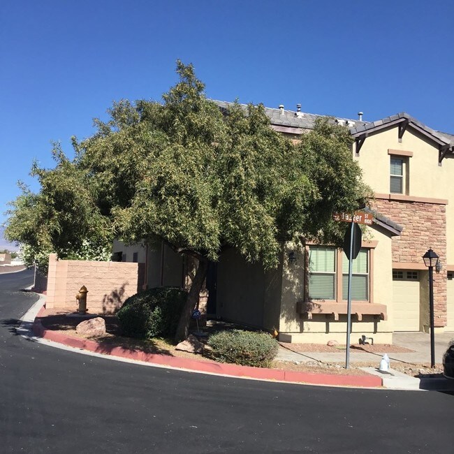 Building Photo - 4 br, 3 bath House - 8105 Tazeer Street