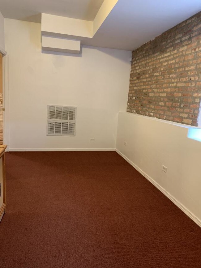 Building Photo - New In-Unit Laundry!!