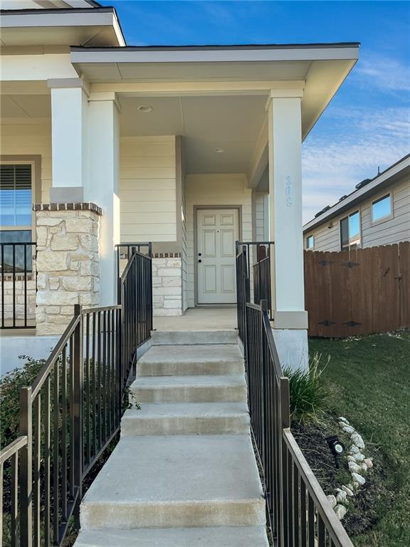 Building Photo - 308 S Brook Dr