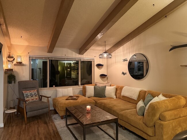 Building Photo - 1332 Millcreek Dr