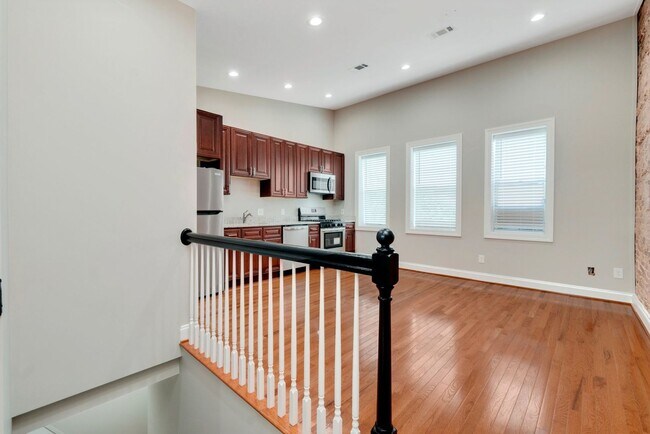 Foto del edificio - 3015 N Calvert St