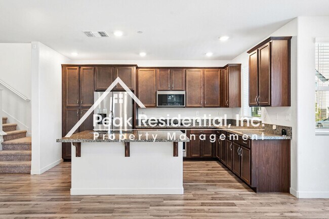 Building Photo - Updted South Natomas 3bd/2.5ba Home With 2...