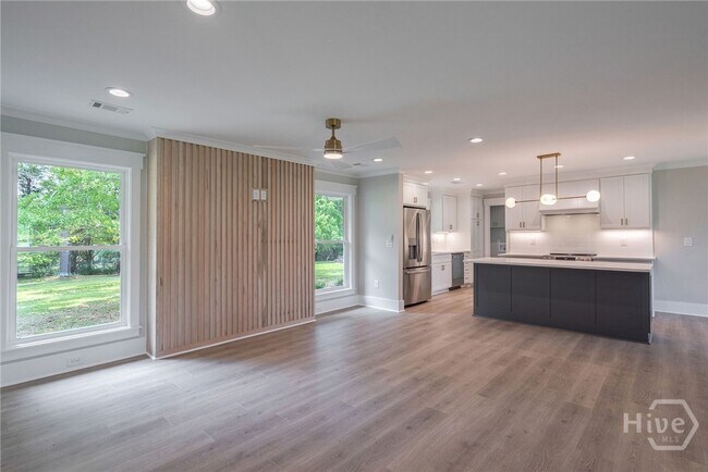 Foto del edificio - 1090 Kenway Dr