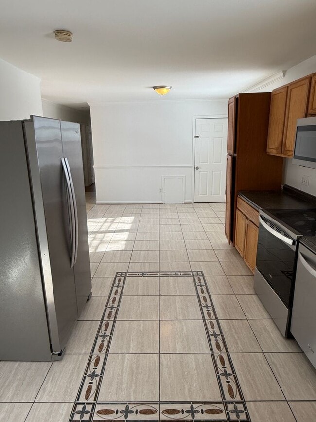 Foto del edificio - Beautiful 3BR Home with Garage, Finished Walk-Out Basement & Bonus Spaces- Beltsville, MD