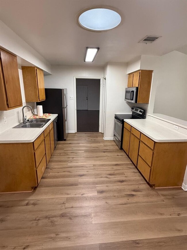 Building Photo - 8117 Willet Trail