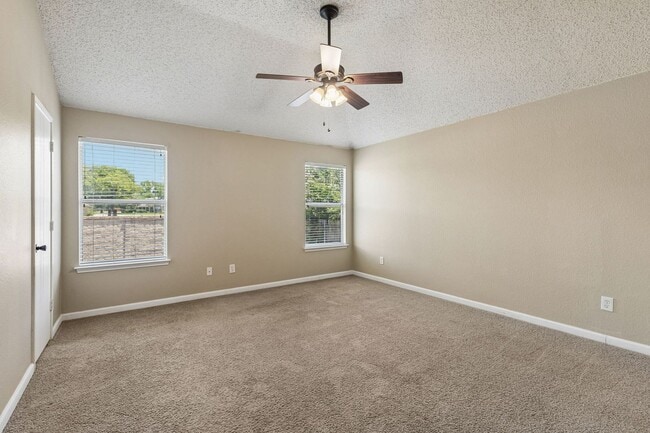 Building Photo - Stylish, Move-In Ready Living in Justin