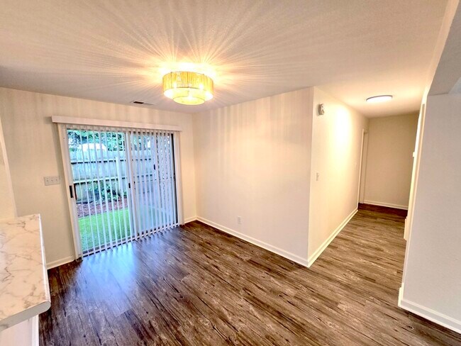 Building Photo - Charming 3BD/3BA Home with Modern Upgrades