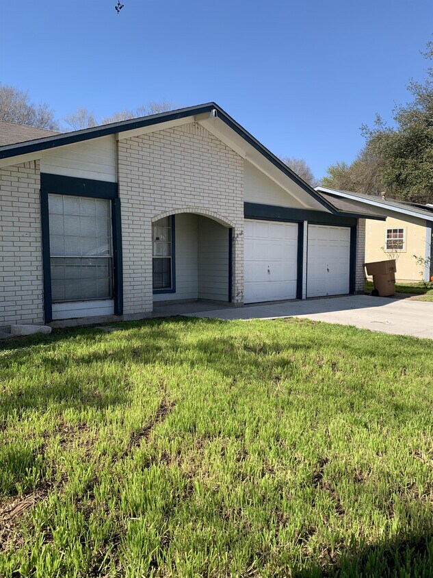 Primary Photo - 5408 Peppertree Pkwy