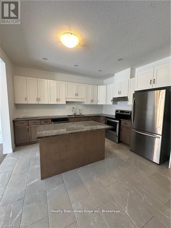 Building Photo - 49 Dallan Dr