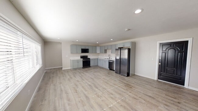 Building Photo - 5045 &amp; 5047 Campanile Dr.