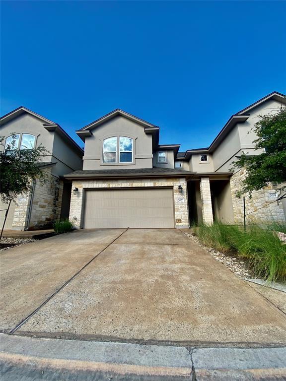 Foto principal - 13400 Briarwick Dr