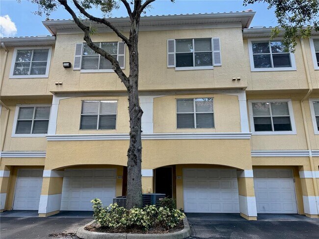 Foto del edificio - 3011 Legacy Villas Dr
