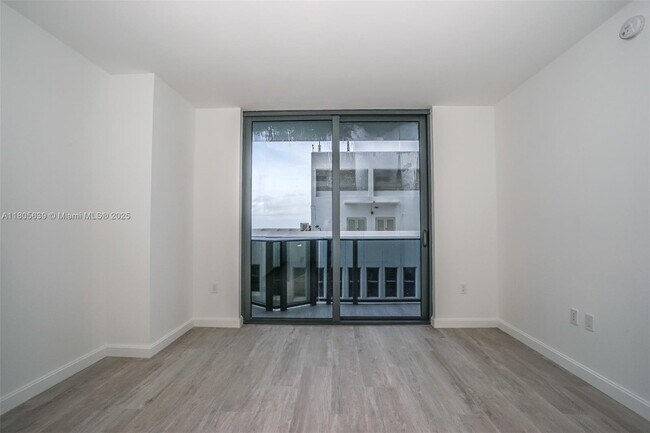 Foto del edificio - 55 SW 9th St