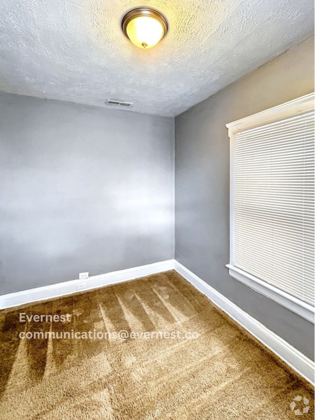 Building Photo - 5806 Bonna Ave