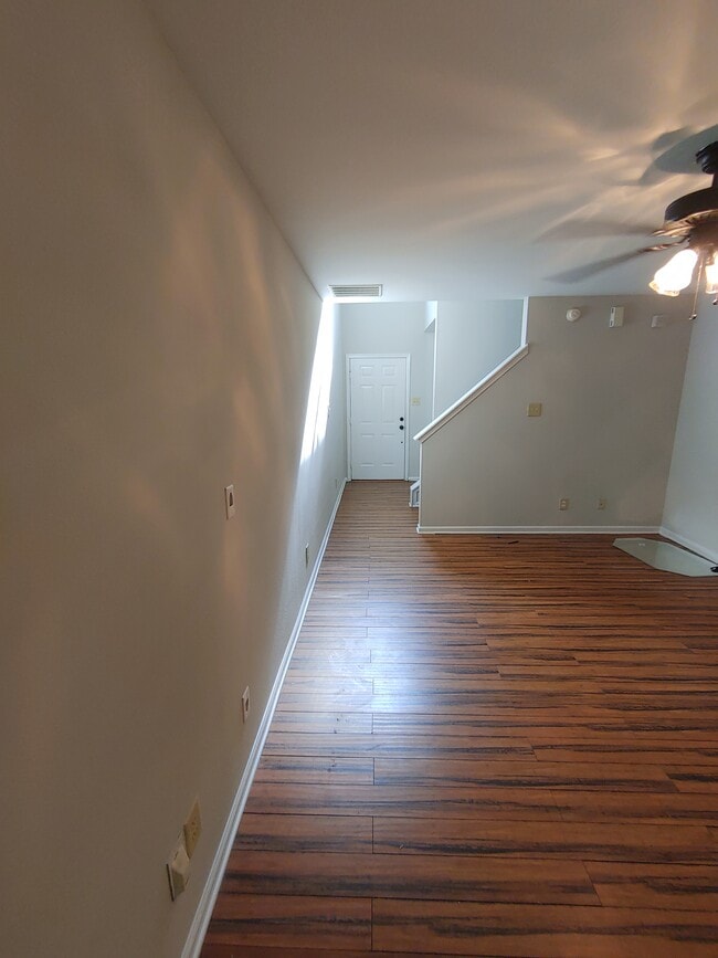 Building Photo - 7536 Eben Dr