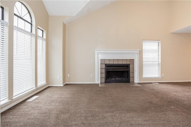 Building Photo - 9313 S Land Ave