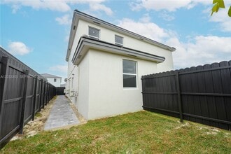 Building Photo - 18690 SW 136th Ct