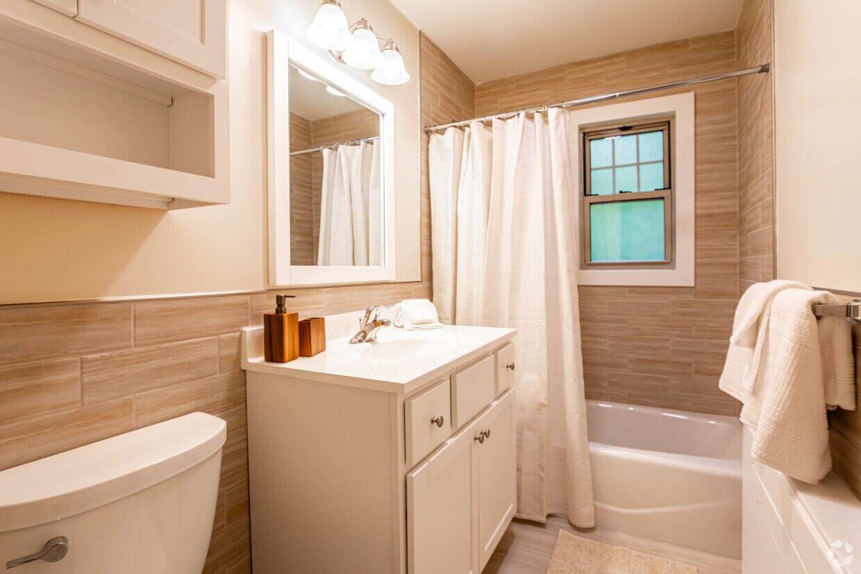 Primary Photo - Westfield Hamilton House, LLC