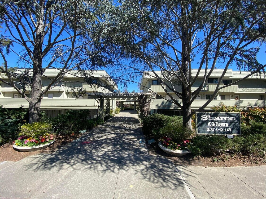 Foto principal - Upscale Condo in Great Location