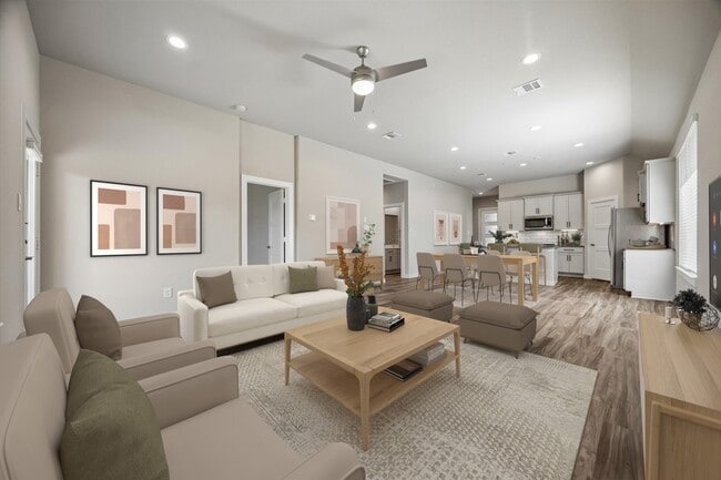Building Photo - 22843 Castello Lakes Dr