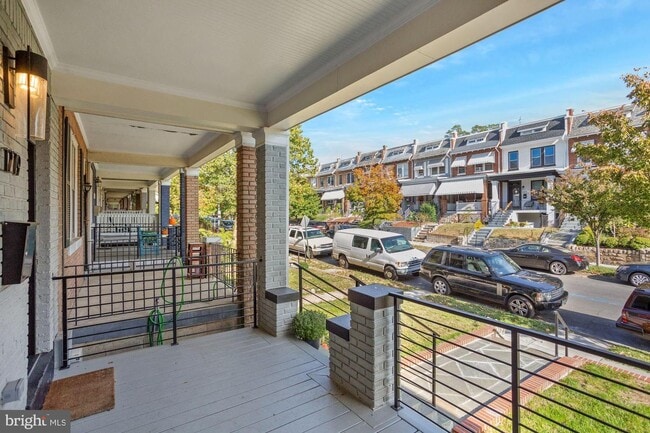 Building Photo - 1279 Oates St NE