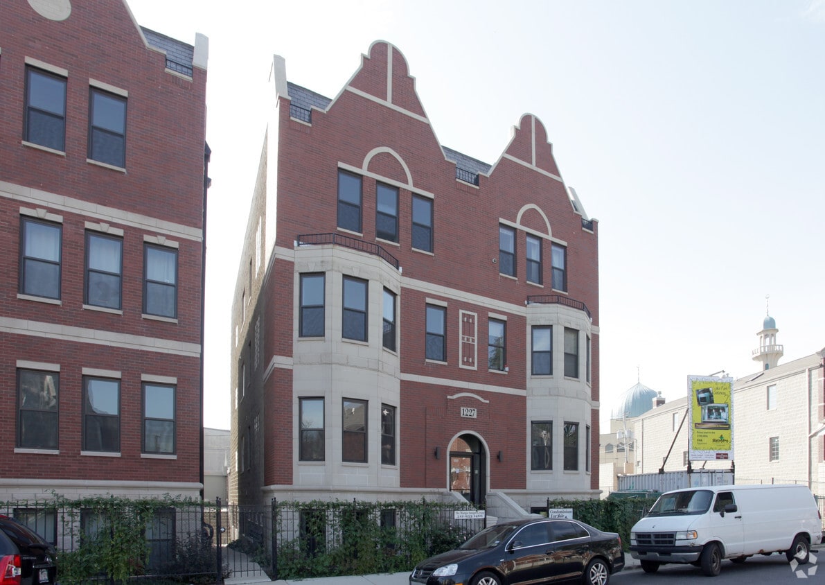 Building Photo - 1227 E 46th St