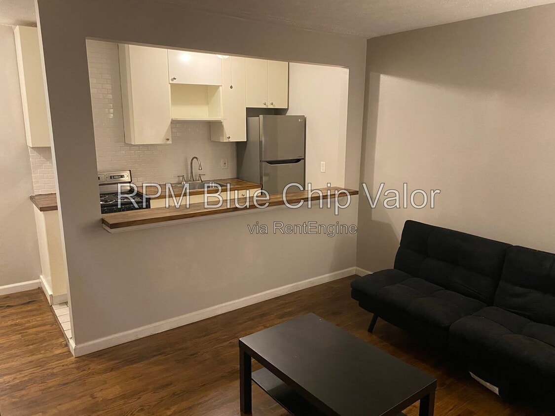 Photo - 2118 Kemper Lane